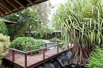 $30 000 за седмица във вила на Мик Джагър