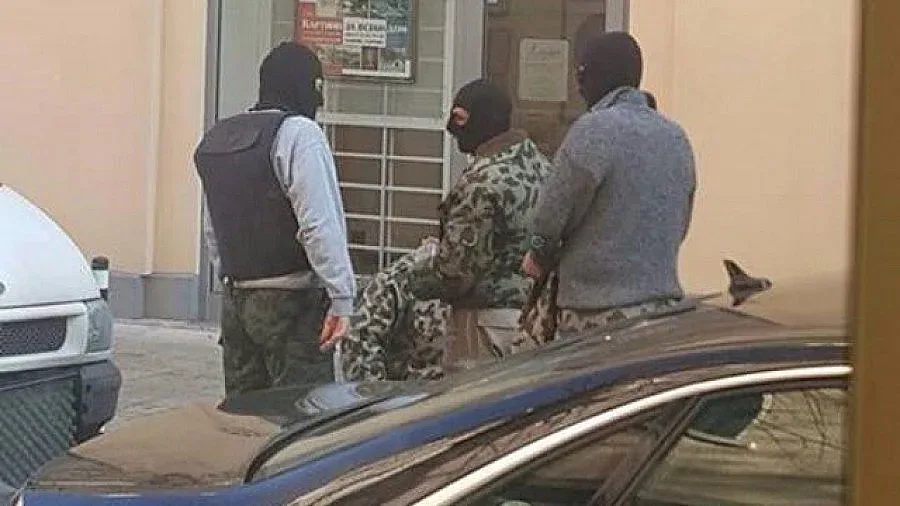 Сигнал за подозрителен пакет в центъра на София