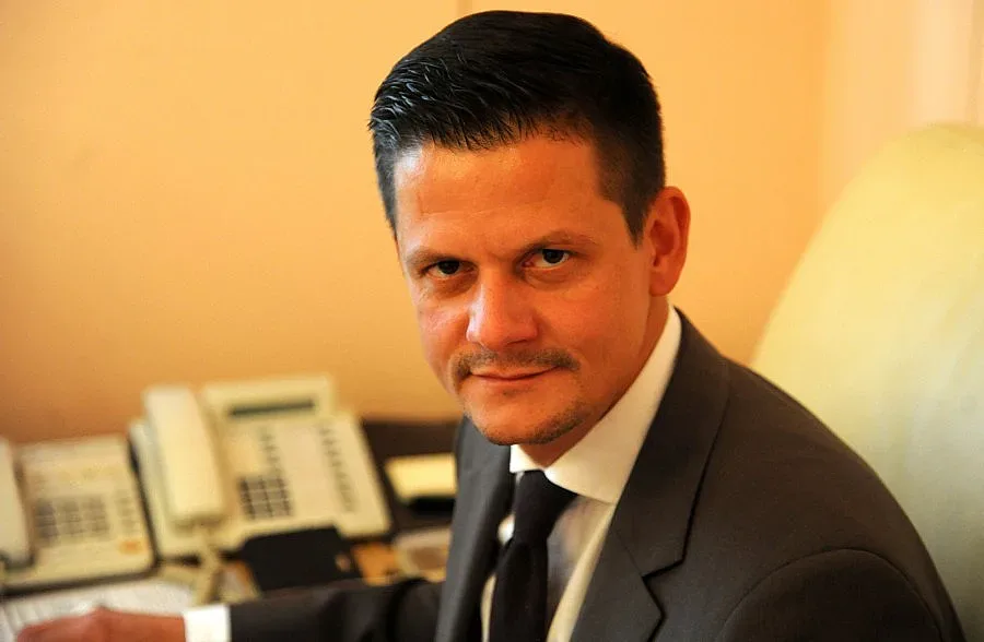 Търговци надуват цените преди големи намаления