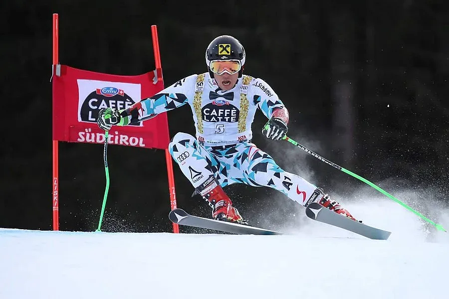 Хиршер изравни рекорд на Томба