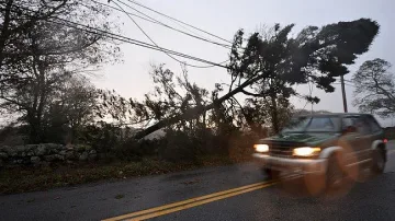 Хаос и верижни катастрофи в САЩ заради лошото време