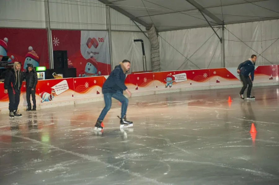 Най-голямата ледена пързалка на Балканите Mtel Rink отвори врати