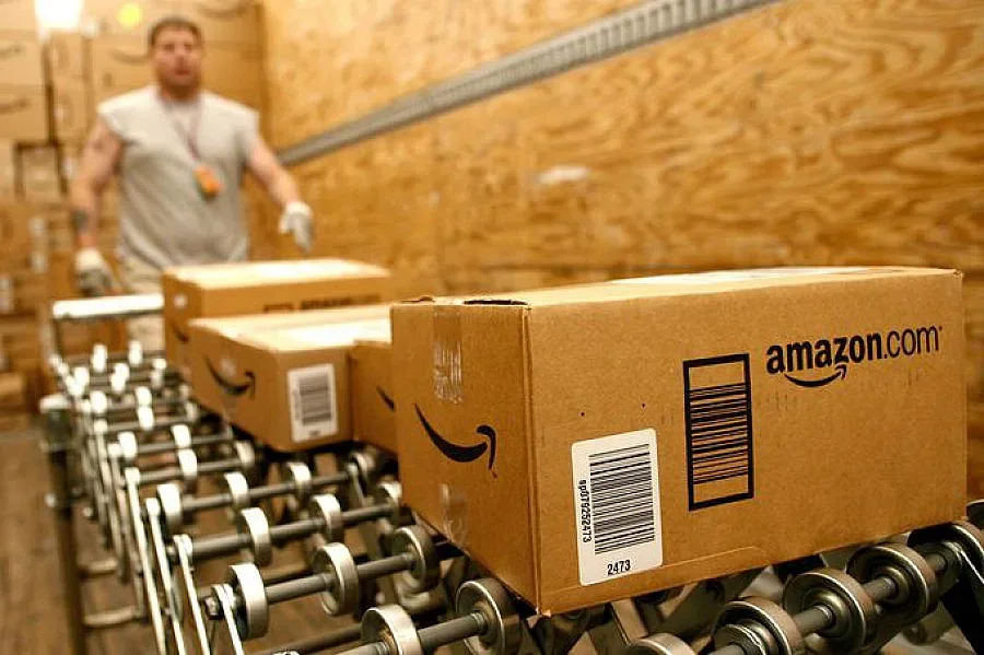 Amazon направи първата си доставка с дрон (ВИДЕО)