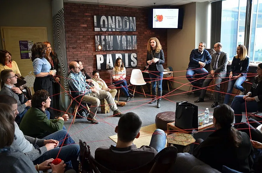 Какво прави щастливи хората в офиса