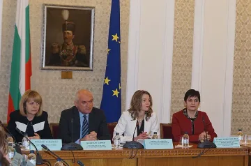 Топ мениджъри обучават директори на училища за лидери