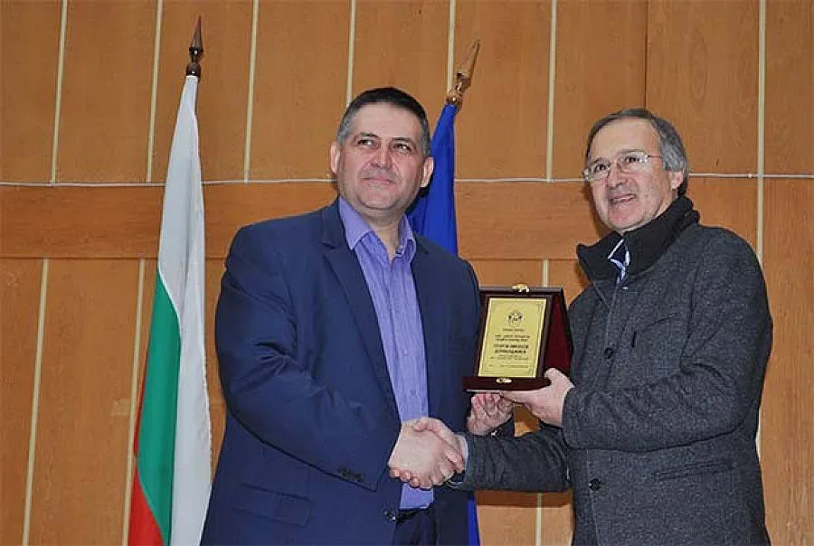 „Лудогорец" дарява премия на сираче от Хитрино