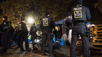 Масов бой в бежански център в Германия