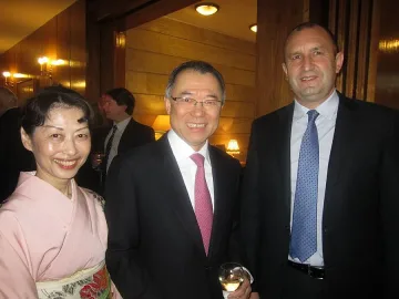 Ген. Радев реди служебен кабинет от Партийния дом