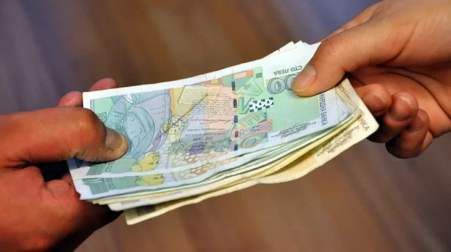 Емигранти изпратиха 848 млн. евро в България