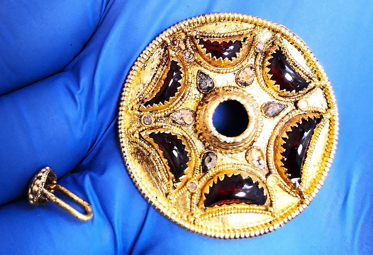 Показаха златното съкровище на тракийски владетел (СНИМКИ)