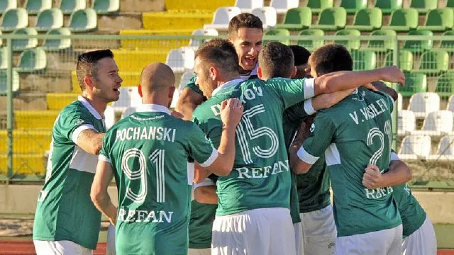 "Берое" надви "Нефтохимик"