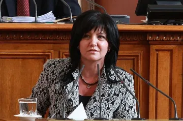 Караянчева: Мажоритарният вот не обслужва ГЕРБ и БСП