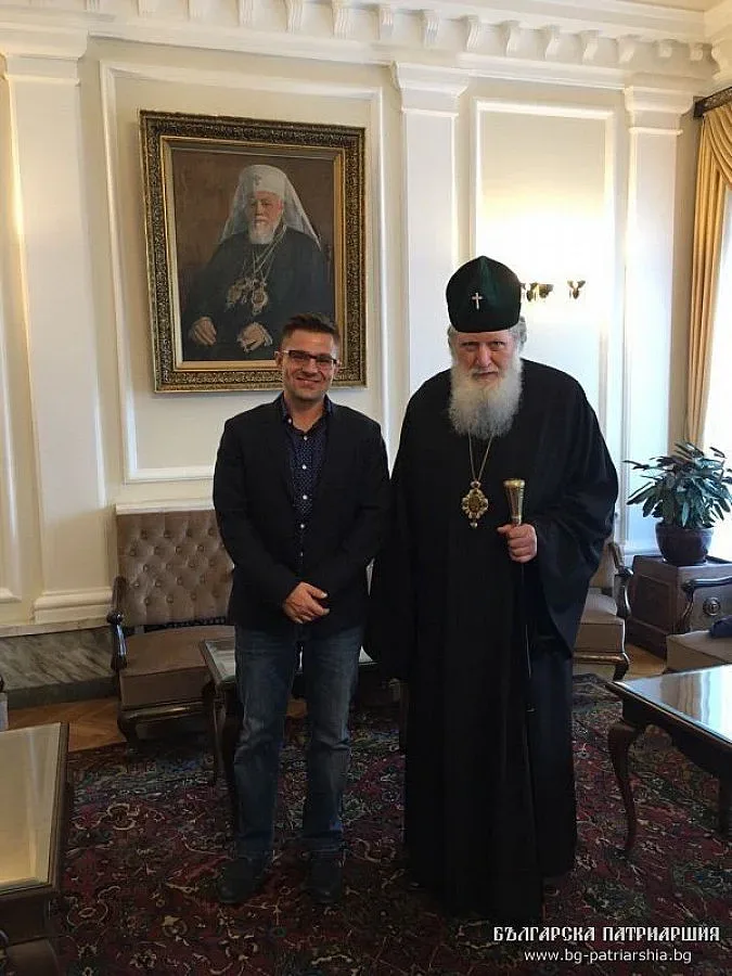 Кампания стимулира раждаемостта с най-голямото кръщене у нас