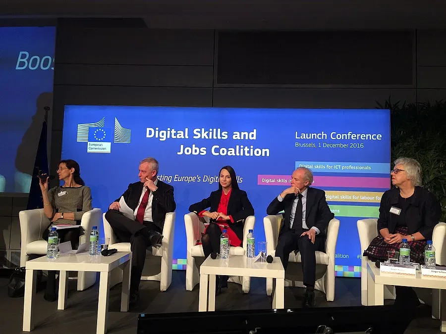 Коалиция свързва заетостта и дигиталните умения в Европа
