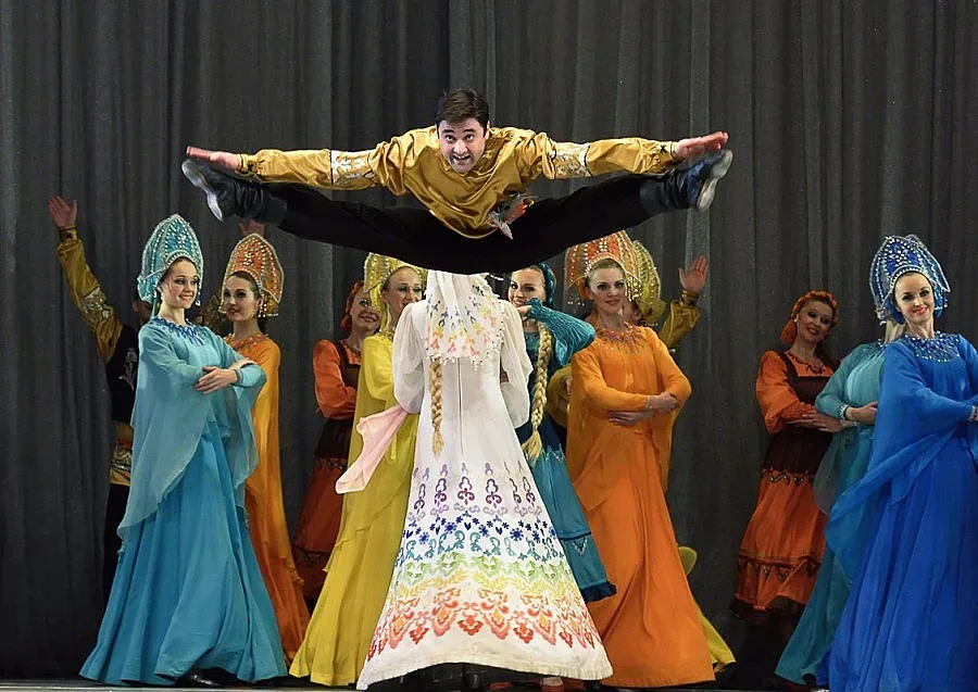 Ансамбъл „Берёзка" с три спектакъла през декември