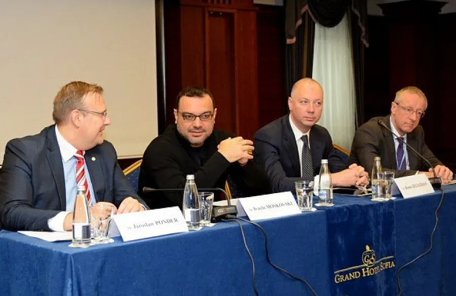 София събра 100 експерта по киберсигурност