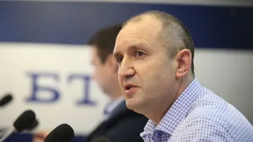 Новият президент няма да участва в КСНС утре