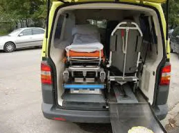 Шофьор на линейка обра починал мъж