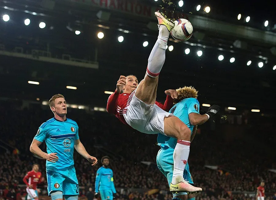 Стотици полицаи озаптиха "Фейенорд"