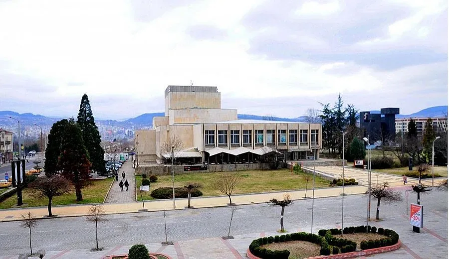 Кърджалийският театър подготвя богат Коледен афиш