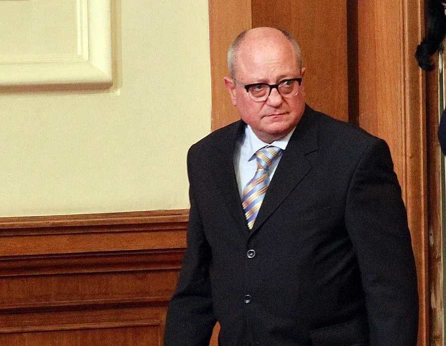 Разпитаха Калфин и Танев за ваксините