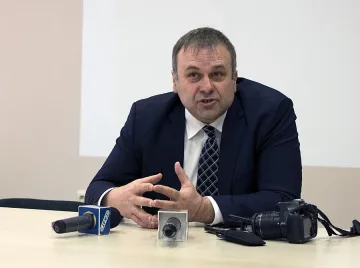 Персенски с обвинение заради ваксините