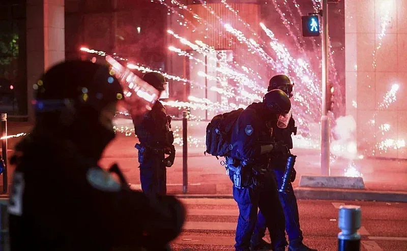 Пълна суматоха в Румъния. Ескалира напрежението между протестиращи и жандармерия