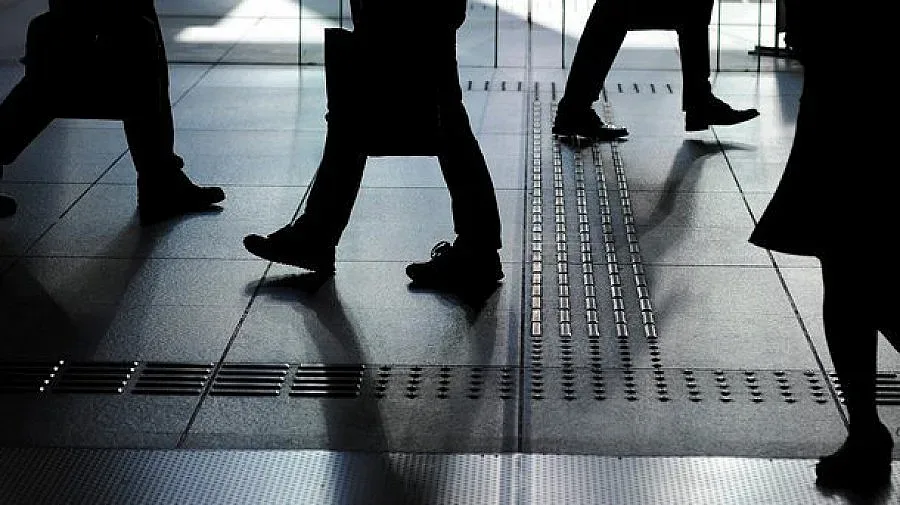 Безработицата намалява, 18% търсят първа работа