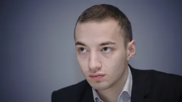 Всеки трети глас за Радев не е партиен