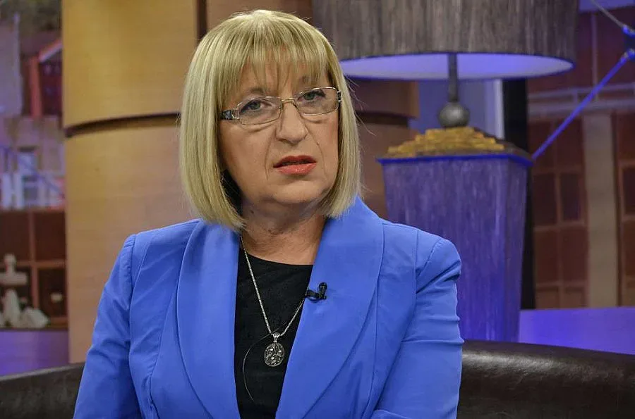 Цачева: Аз съм боец, участвам в битката докрай