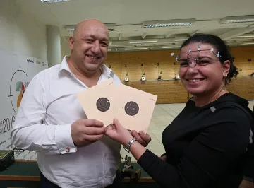 Кралев се включи в турнир по спортна стрелба за медии