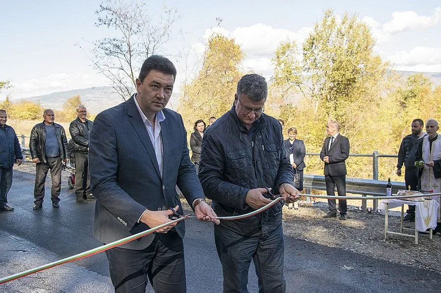 Ремонтиран мост води към селата в Подгорието