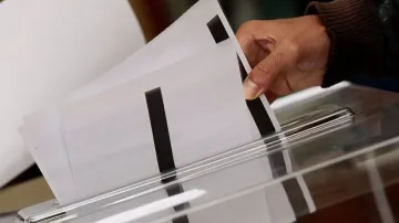 Развозват бюлетините до секциите днес