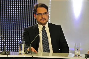 Дебатът е шансът на Цачева да обърне мача