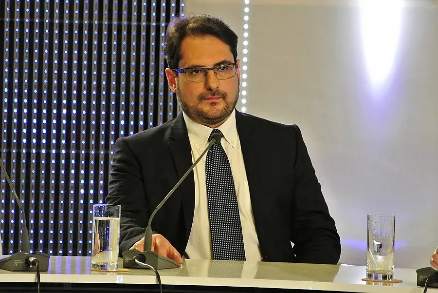 Дебатът е шансът на Цачева да обърне мача