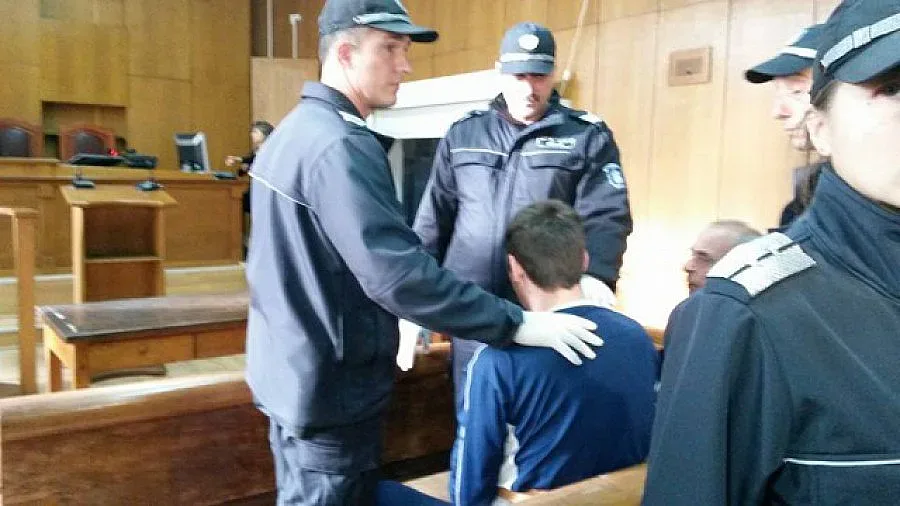 Двойният убиец от Пазарджик влиза в психиатрия