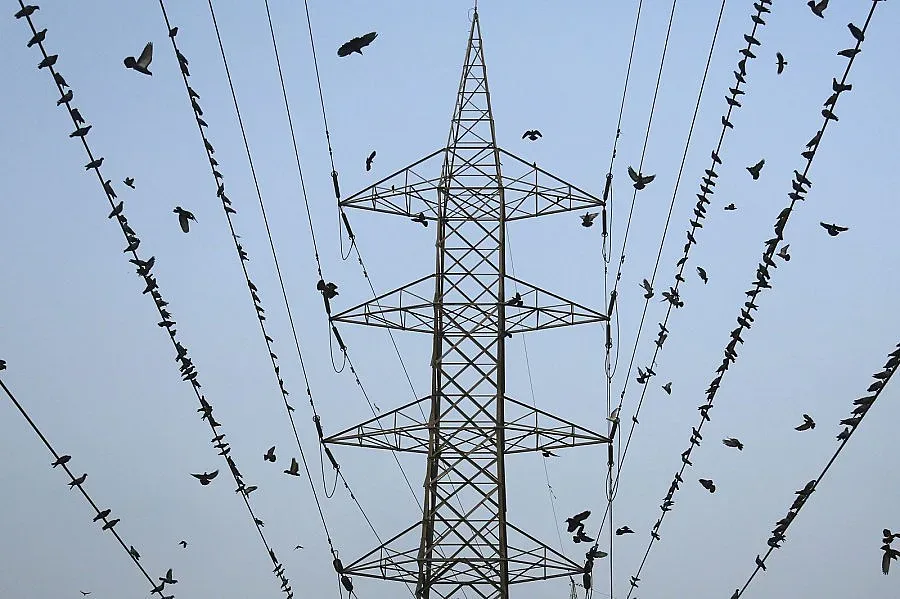 Строителни фирми прекъснаха тока на над 4500 клиенти