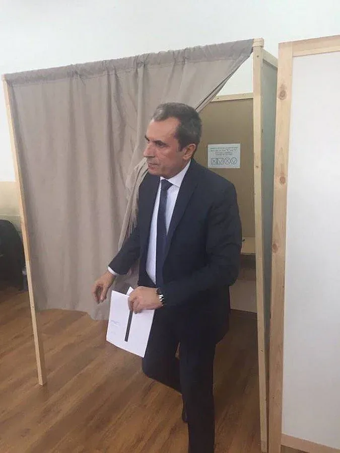 Орешарски: Ако не гласувате, друг решава вместо вас