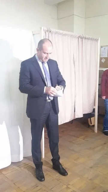 Радев: Волята на народа е най-важна