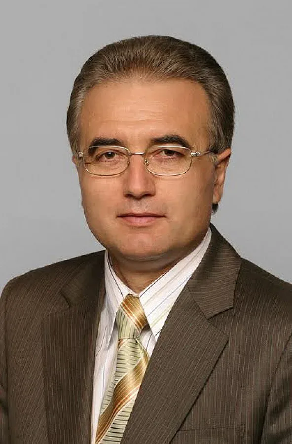 Не бива държавата да е до табелата на курорта