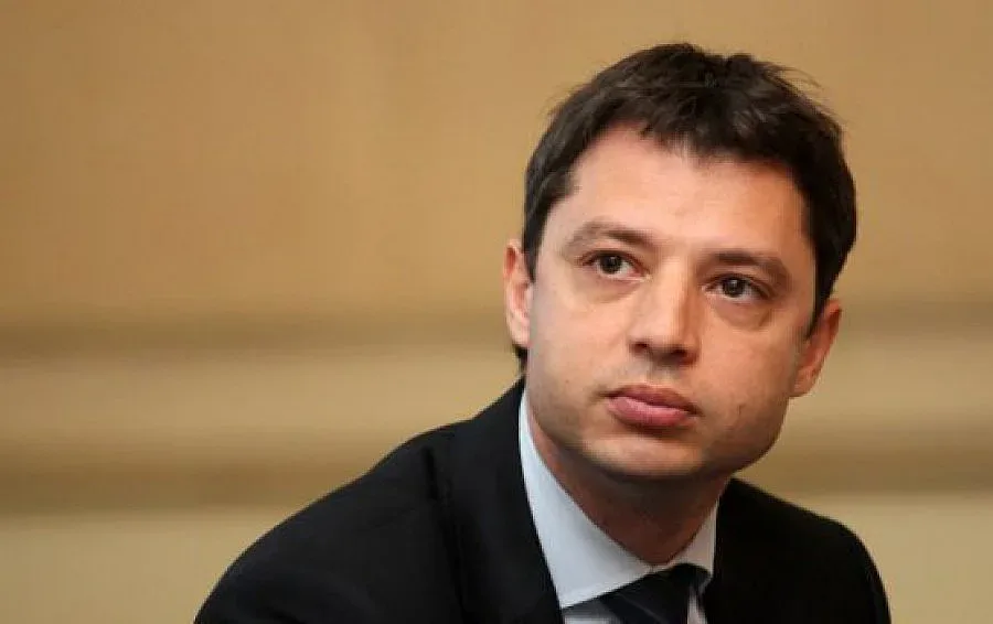 Делян Добрев се отказа от имунитета си