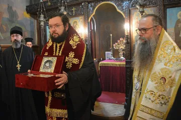 Цяла нощ бдение пред мощите на Св. Лука