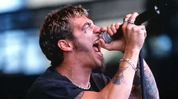 Съли Ърна забива в НДК