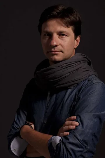 Максим Ешкенази дирижира "Планетите"