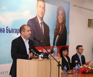 Радев: Президентът трябва да е коректив на управлението