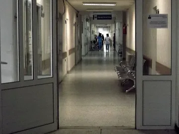Две от натровените деца в Хисаря остават в болница