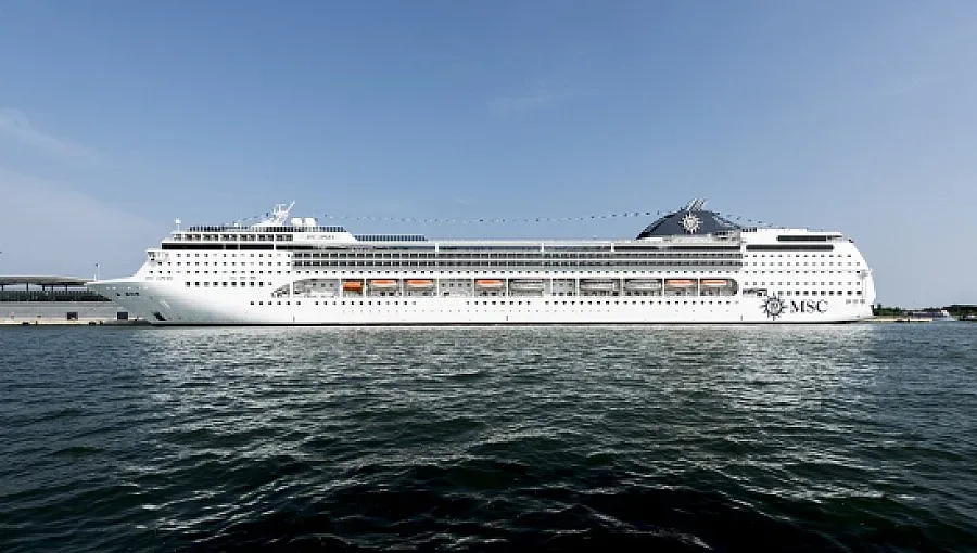 MSC Opera акостира в Бургас с пасажери от 6 континента