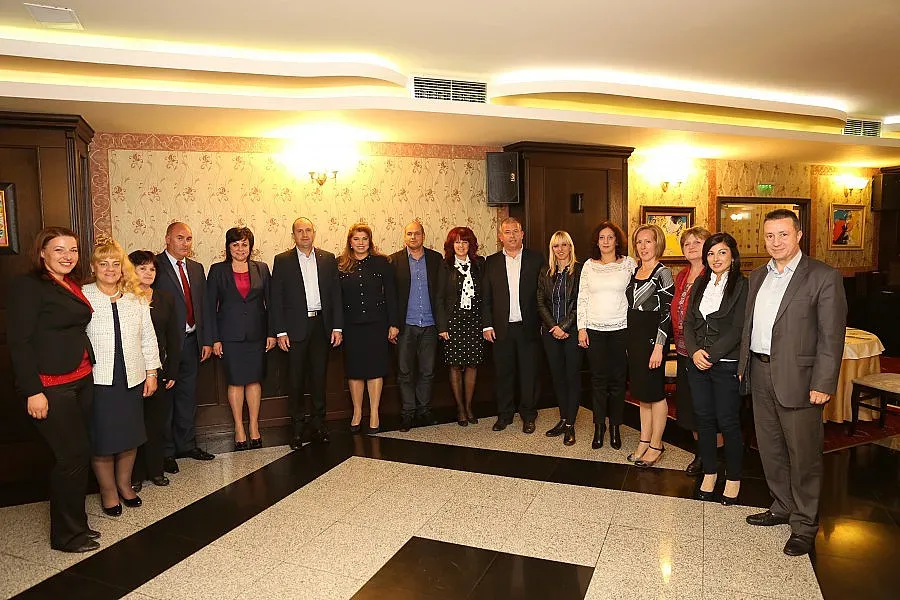 Радев: Искам доверието на хората за доброто на родината