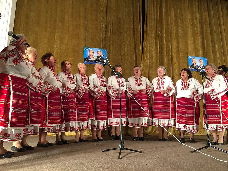 Цачева и Манушев се срещнаха с Черкаските баби