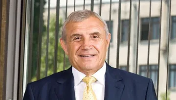 Заставаме зад правителството, защото изпълни обещанията си